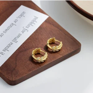 Leaf earring Free 1 Stone Nose Pin